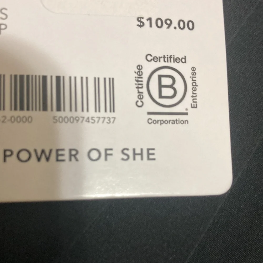 ATHLETA SWING FORWARD PLEATED TANK - Picture 9 of 9